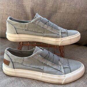 Blowfish Casual Slip-On Women’s Sneakers in Light Gray Size